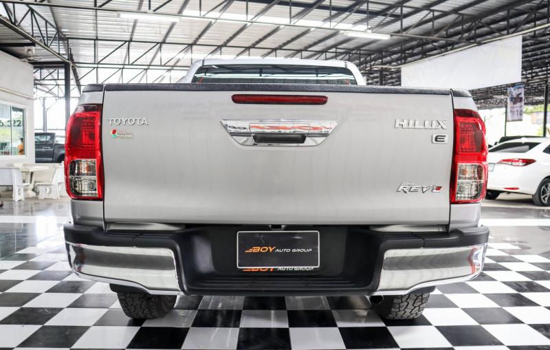 TOYOTA 2.4 E D-CAB 2019
