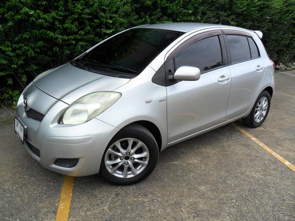 TOYOTA Yaris 2009