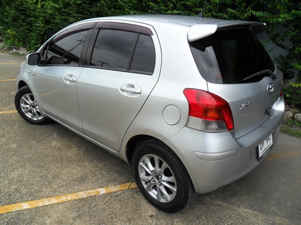 TOYOTA Yaris 2009