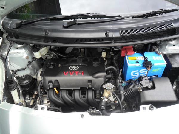 TOYOTA Yaris 2009