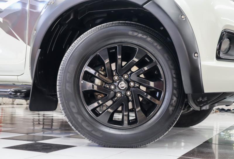 NISSAN NAVARA NP 300 2020