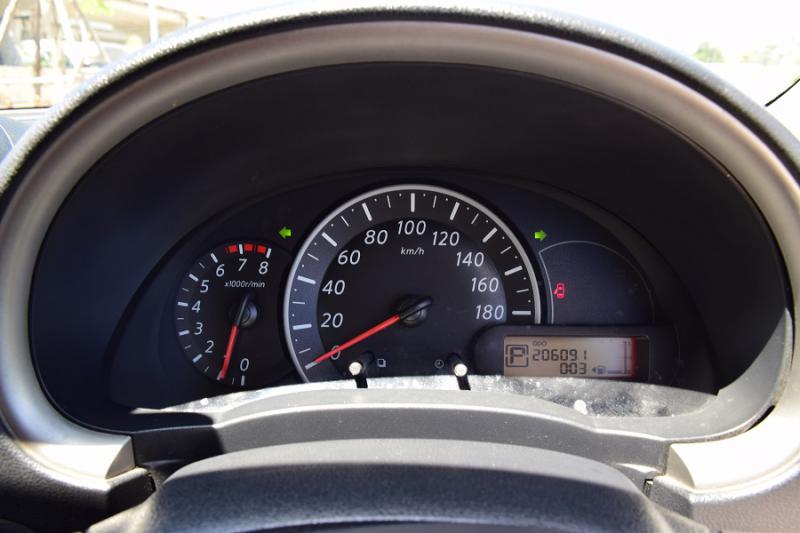 NISSAN V รองท็อป 2010