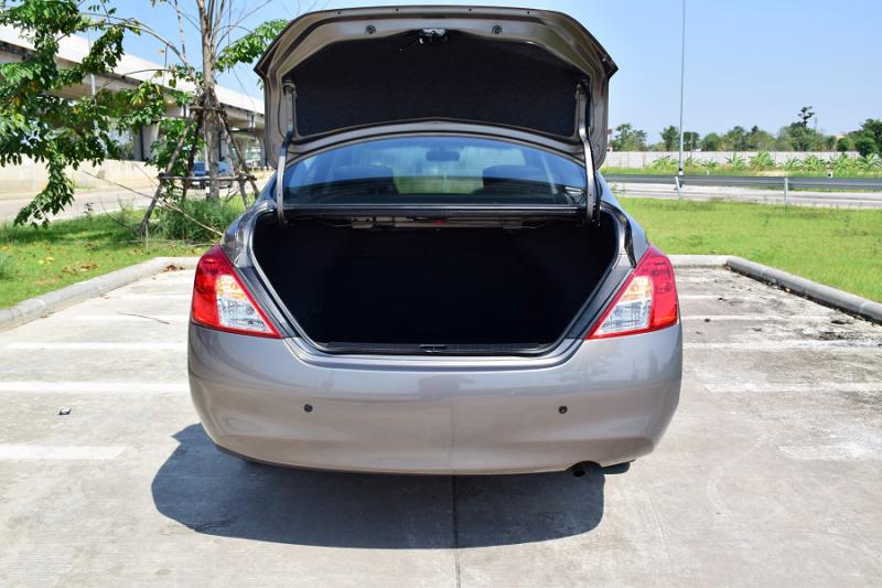 NISSAN VLท็อปออฟชั่นส์ 2012