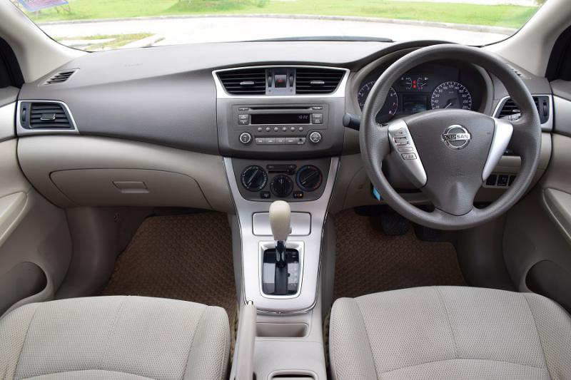 NISSAN E  2012
