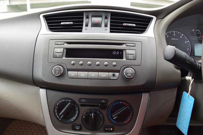NISSAN E  2012