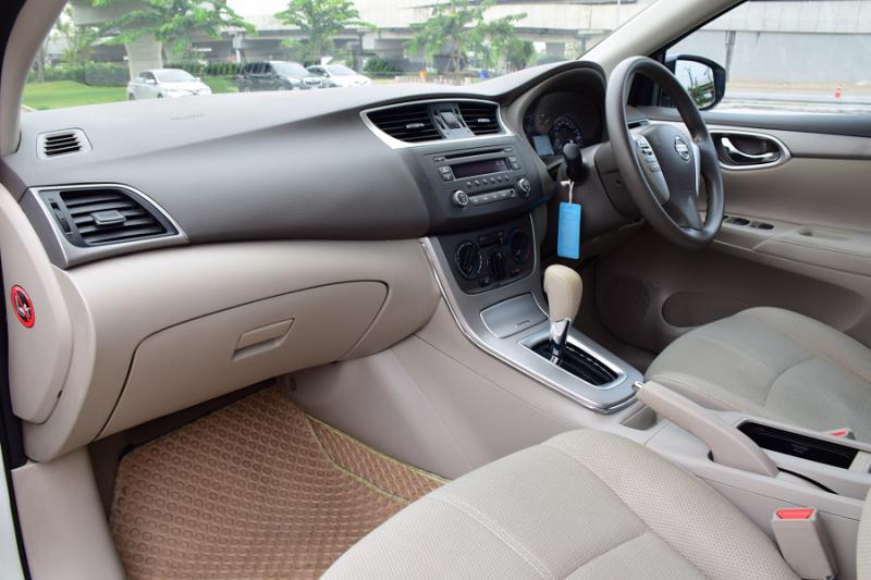 NISSAN E  2012