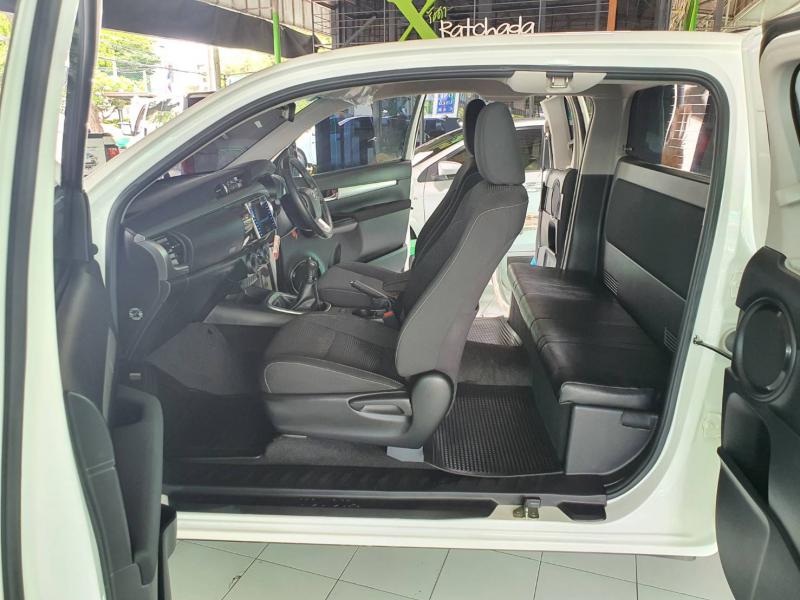 TOYOTA Hilux Revo 2.4E 2018