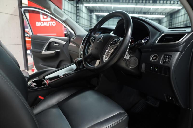 MITSUBISHI Pajero 2019