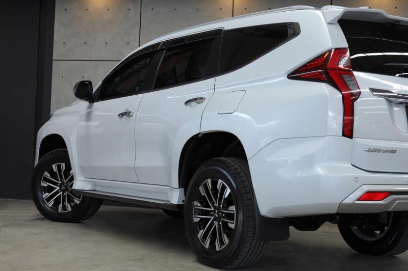 MITSUBISHI Pajero 2019