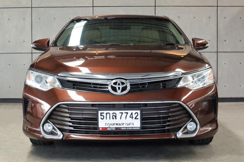 TOYOTA Camry 2017