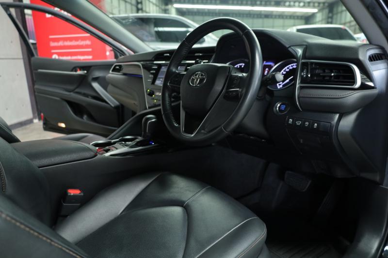 TOYOTA Camry 2019