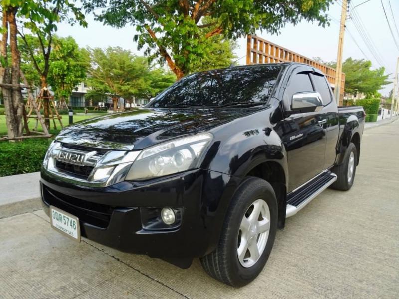 ISUZU Dmax HiLander 2012