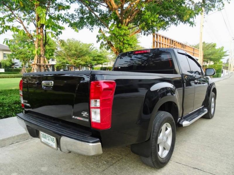 ISUZU Dmax HiLander 2012