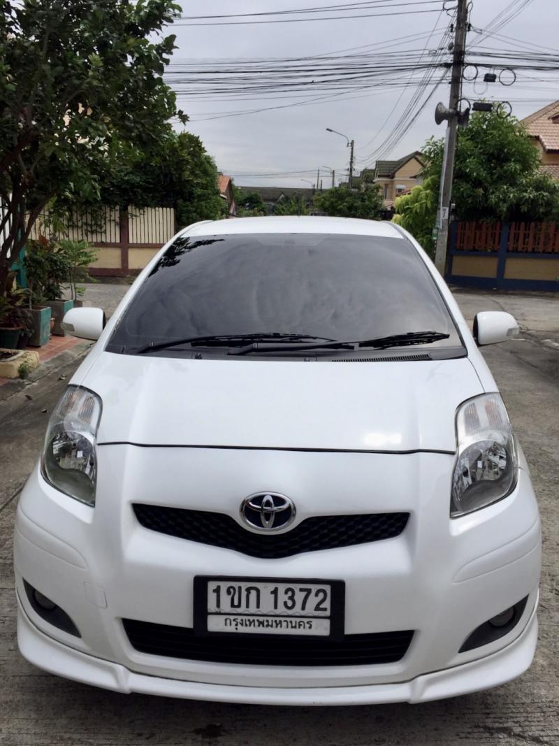 TOYOTA Yaris 2011