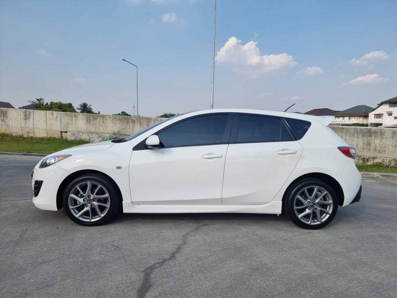 MAZDA Mazda3 2013