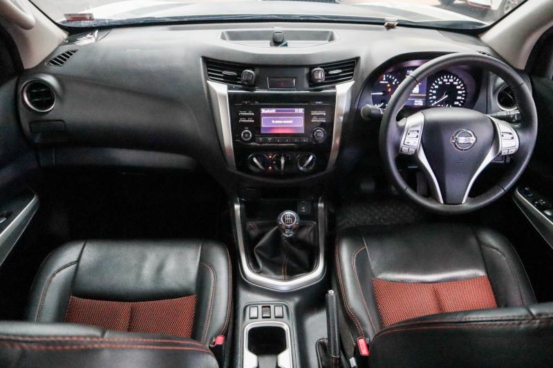 NISSAN NAVARA NP 300 2021