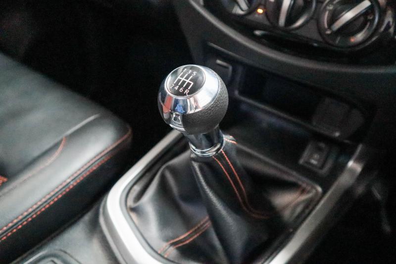 NISSAN NAVARA NP 300 2021