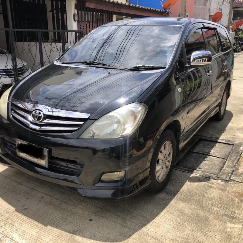 TOYOTA INNOVA 2010