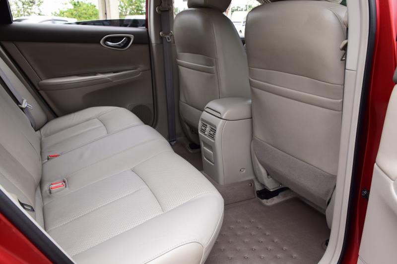 NISSAN Vท็อปออฟชั่นส์ 2012