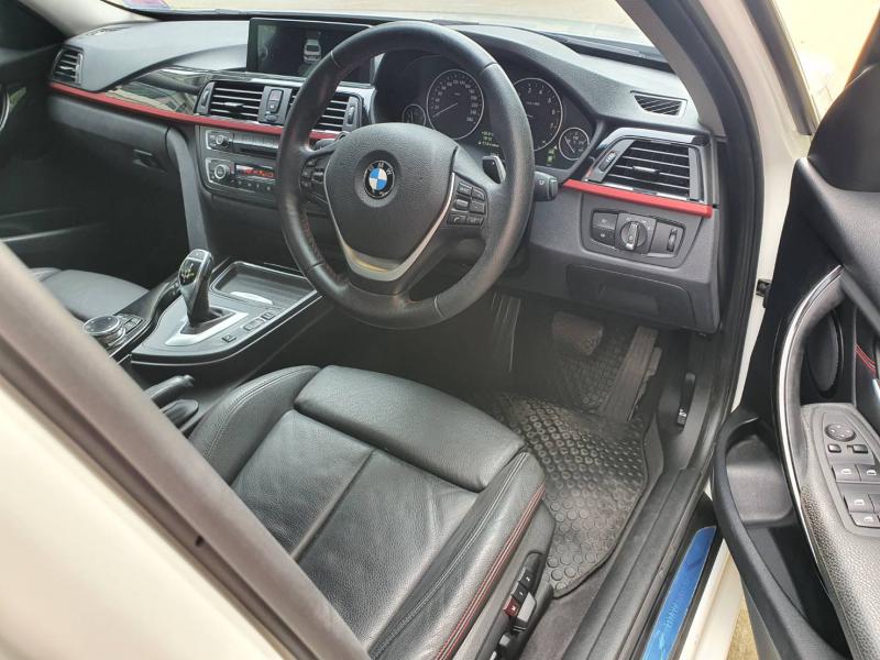 BMW 320i Sport F30 2015