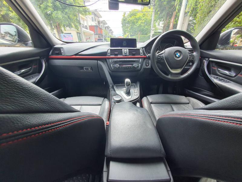 BMW 320i Sport F30 2015