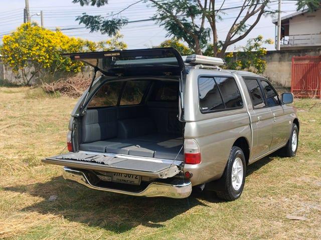 MITSUBISHI STRADA 2001