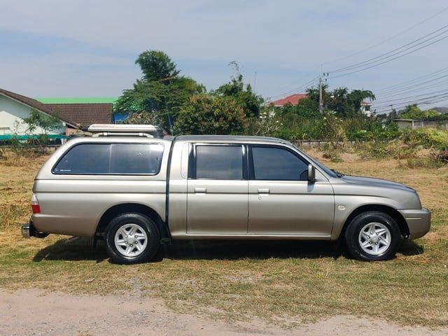 MITSUBISHI STRADA 2001