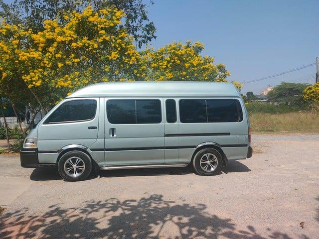 TOYOTA HIACE 2004