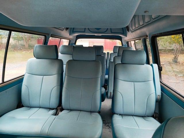 TOYOTA HIACE 2004