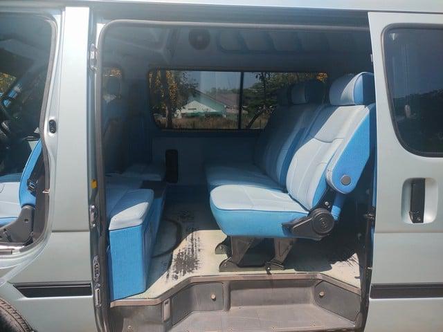 TOYOTA HIACE 2004