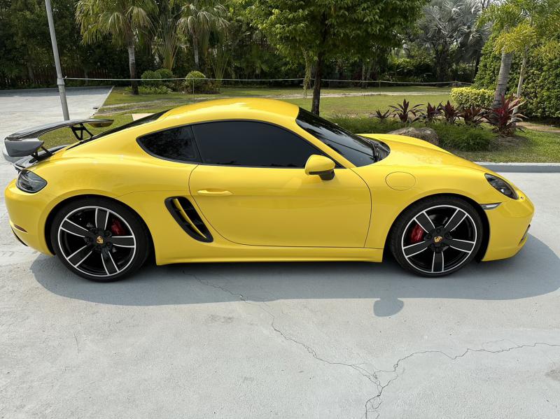 PORSCHE 718 Cayman 2018