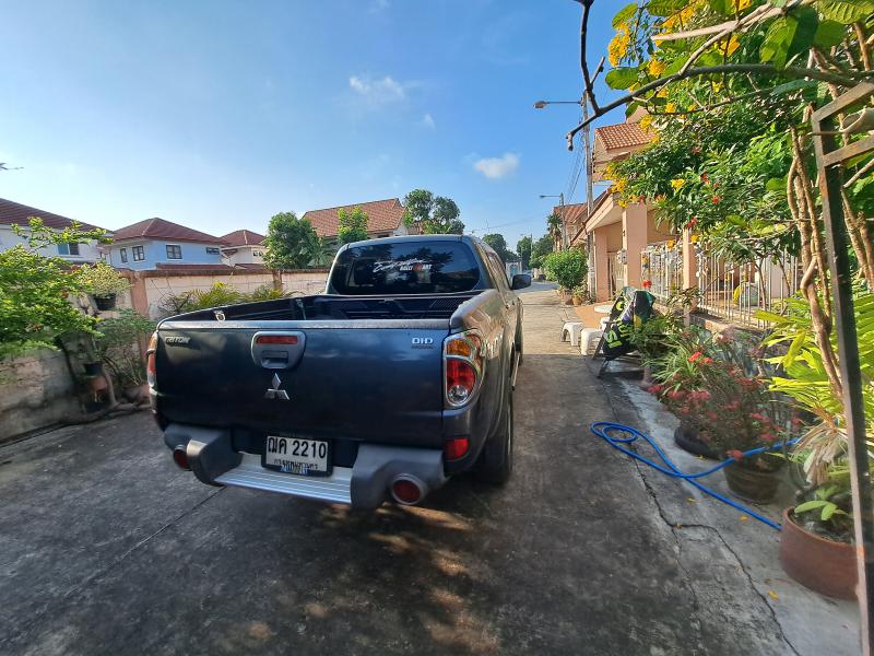 MITSUBISHI Triton plus 2008