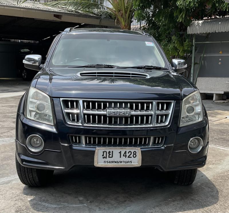 ISUZU MU-7 Super Platinum 2010