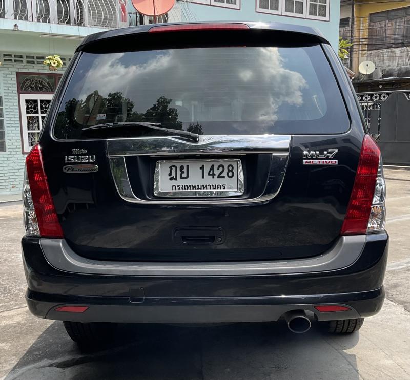 ISUZU MU-7 Super Platinum 2010
