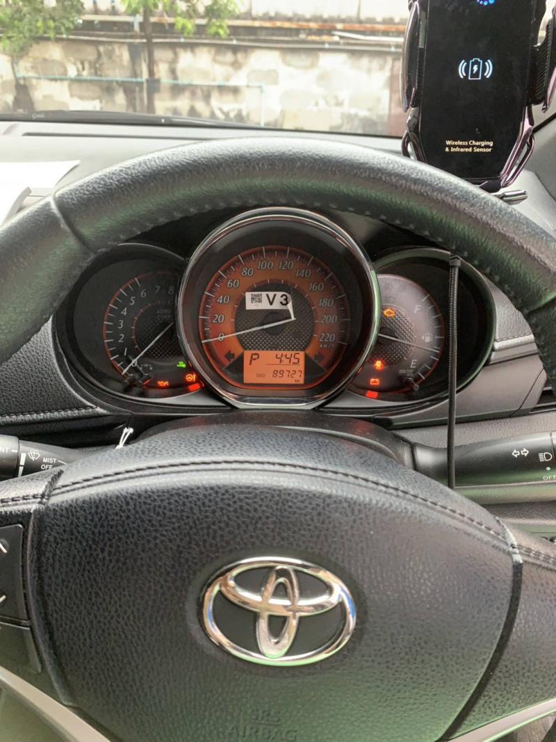 TOYOTA Yaris 2016