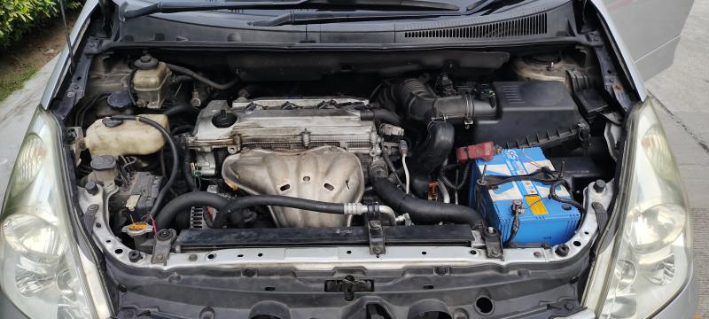 TOYOTA Wish 2004