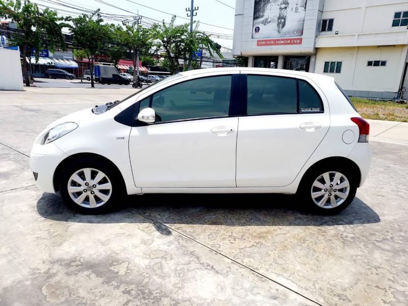 TOYOTA Yaris 1.5E 2011
