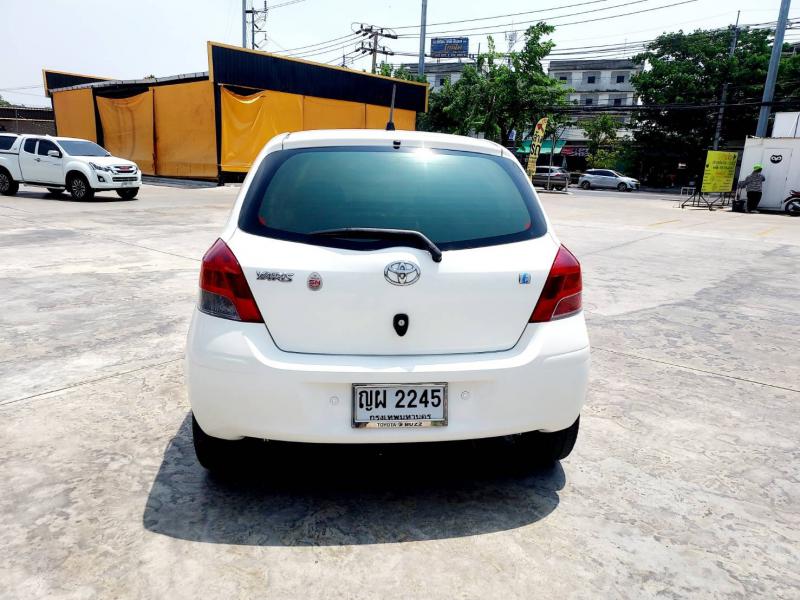 TOYOTA Yaris 1.5E 2011