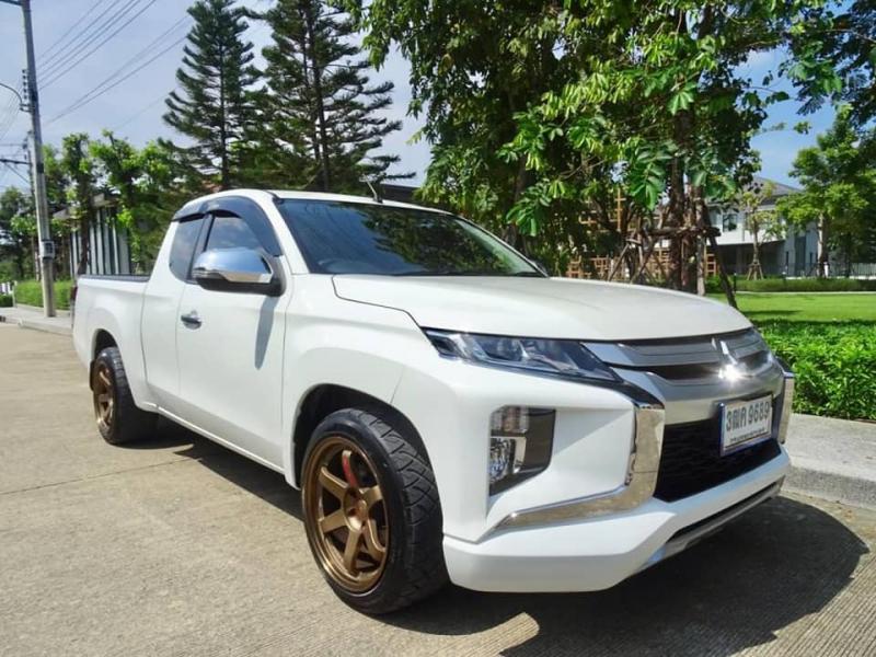 MITSUBISHI Triton 2.4GLX 2020