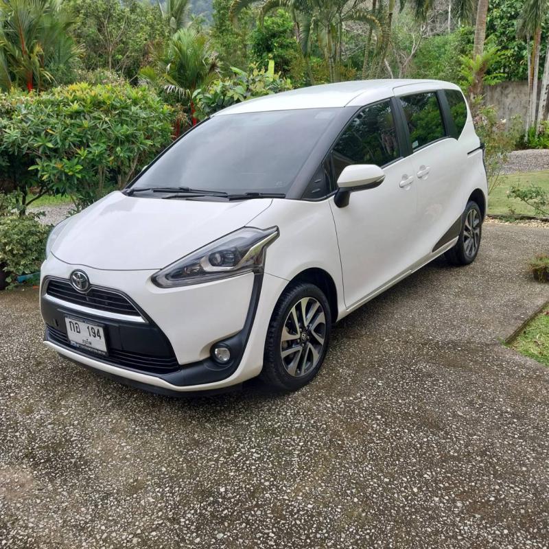 TOYOTA SIENTA  2017