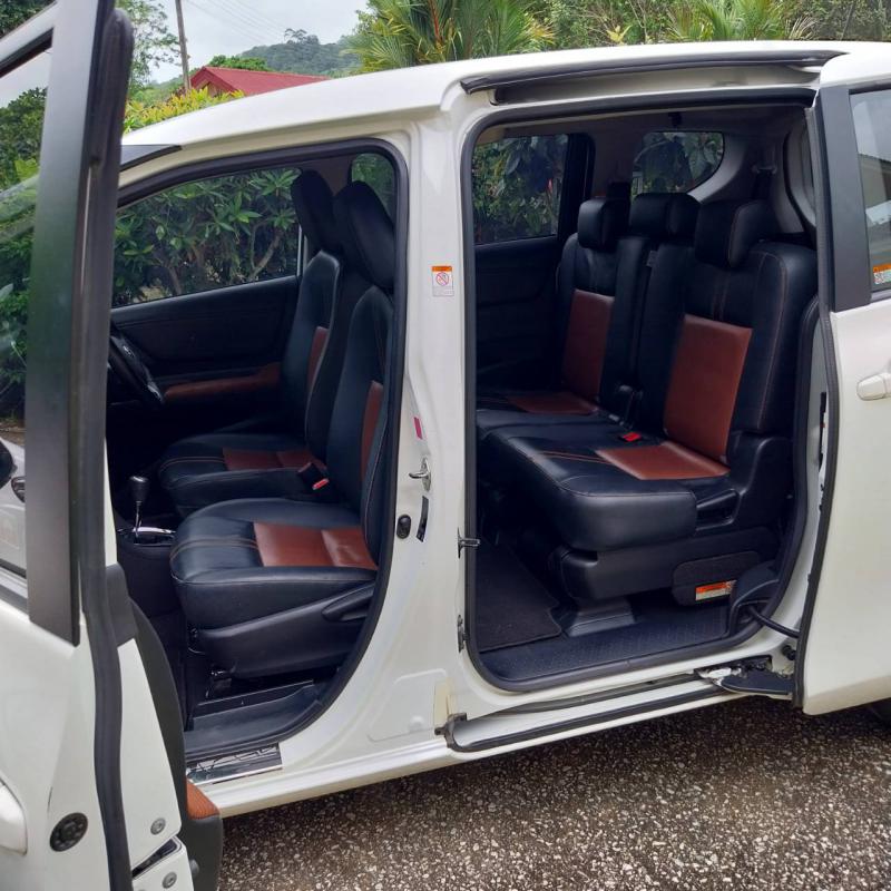 TOYOTA SIENTA 2017