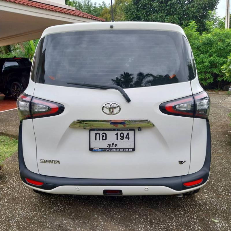 TOYOTA SIENTA 2017