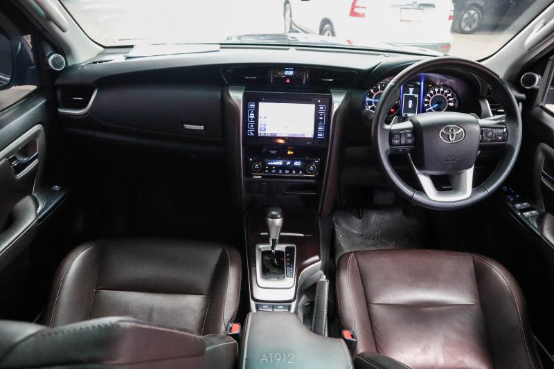 TOYOTA FORTUNER 2.4 V 2018