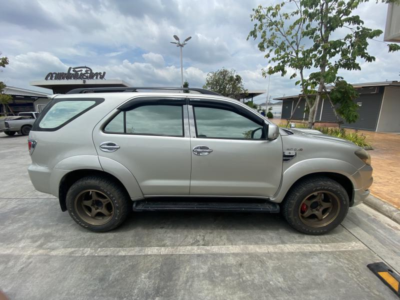 TOYOTA Fortuner 2005