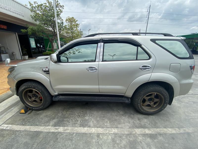 TOYOTA Fortuner 2005