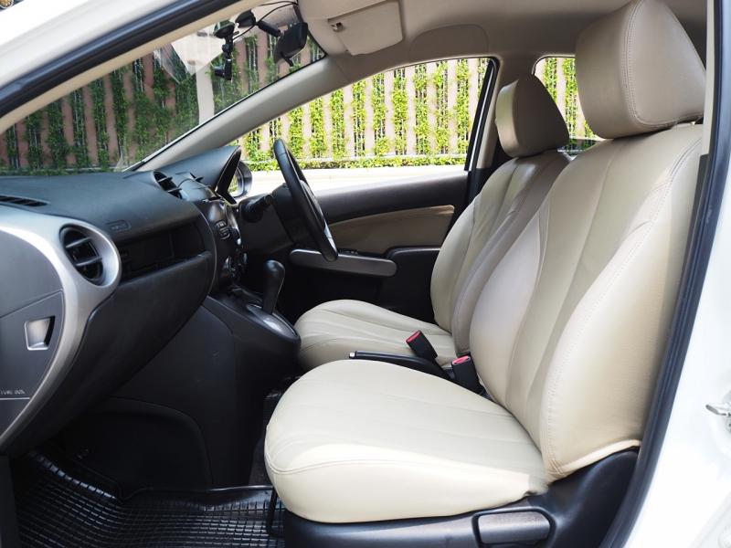 MAZDA MAZDA 2 1.5 GROOVE 2011