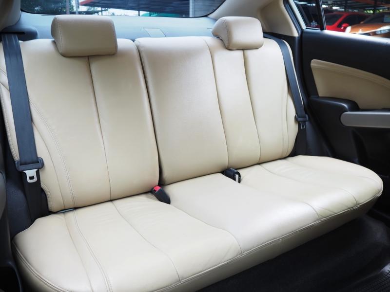 MAZDA MAZDA 2 1.5 GROOVE 2011
