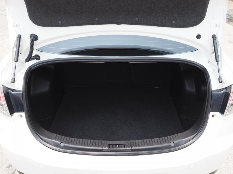 MAZDA MAZDA 2 1.5 GROOVE 2011