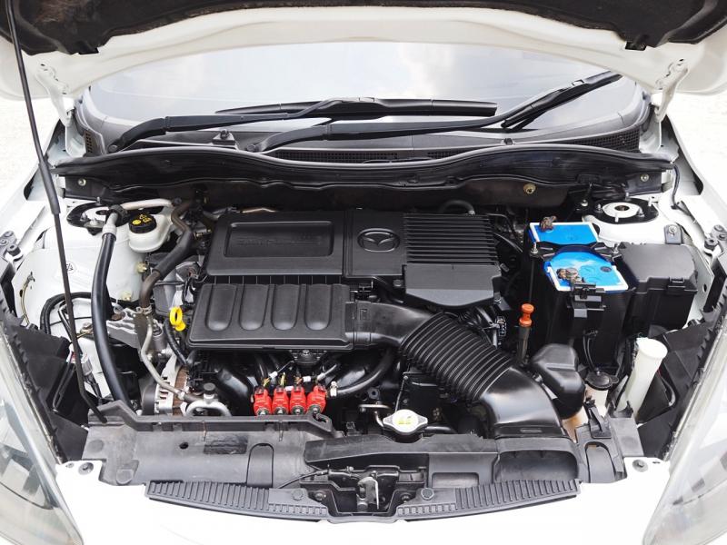 MAZDA MAZDA 2 1.5 GROOVE 2011