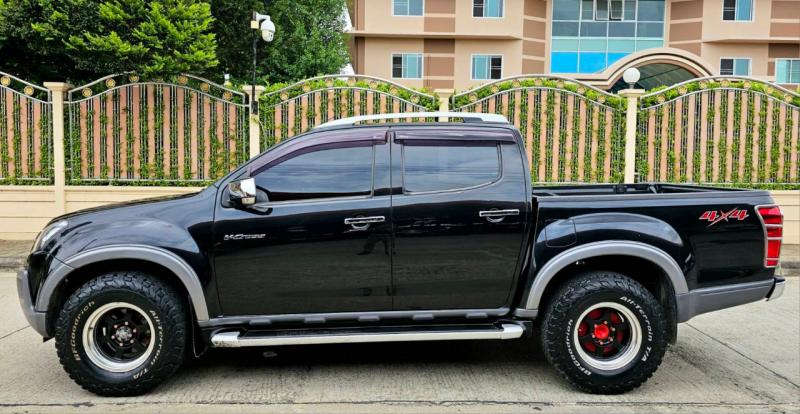 ISUZU V-CROSS 2012